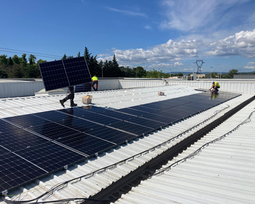 Installations des panneaux solaires Soalis sur les toits de Inoserv