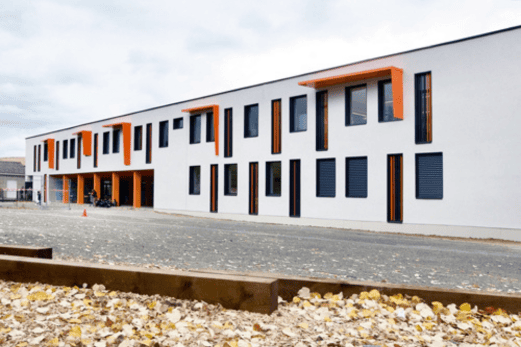 Rénovation école Albertine-Maurin, Bourg-Saint-Andéol, démarche durable et innovante.